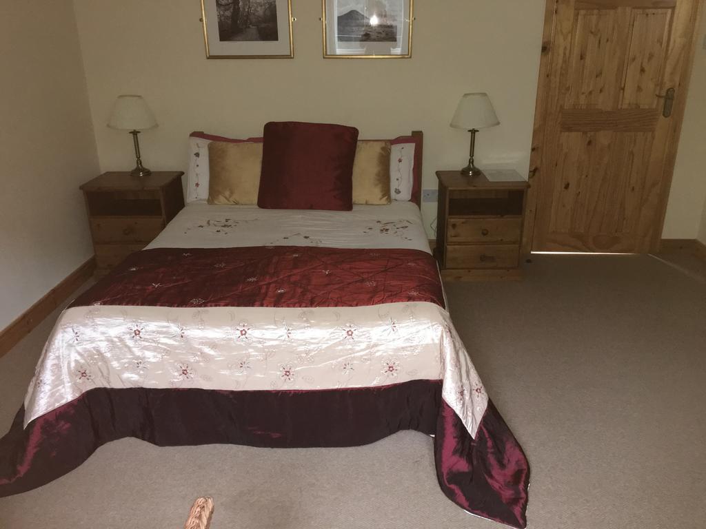 Riversdale House Accommodation ลาราห์ ภายนอก รูปภาพ