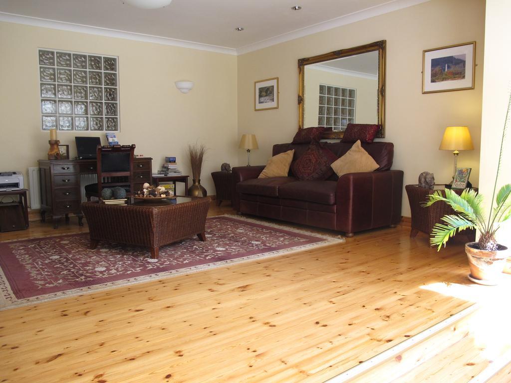 Riversdale House Accommodation ลาราห์ ภายนอก รูปภาพ