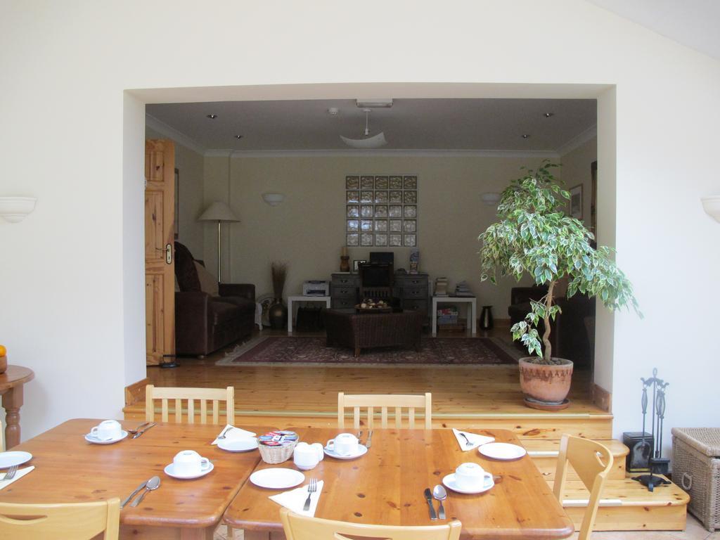 Riversdale House Accommodation ลาราห์ ภายนอก รูปภาพ