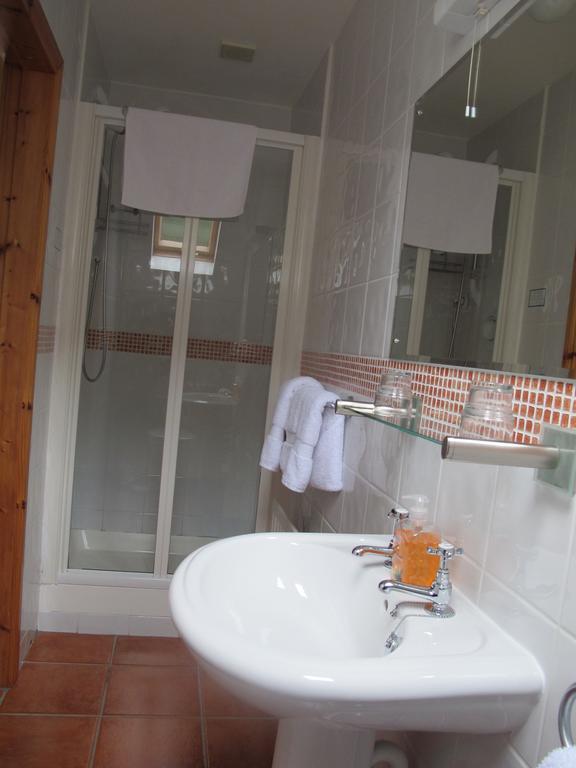 Riversdale House Accommodation ลาราห์ ภายนอก รูปภาพ