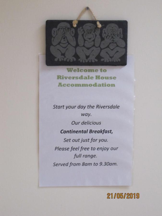 Riversdale House Accommodation ลาราห์ ภายนอก รูปภาพ